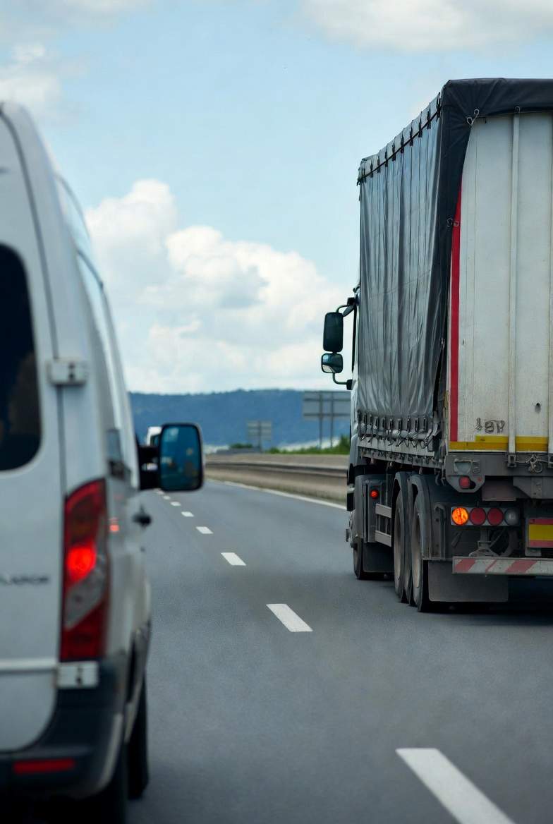 Driving Etiquette Around Trucks on the Highway